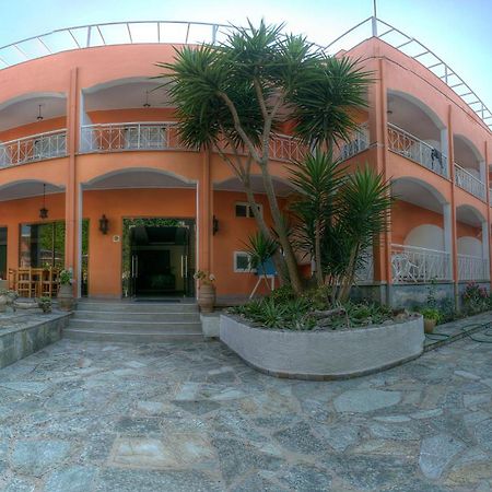 Hotel Benitses Arches Экстерьер фото