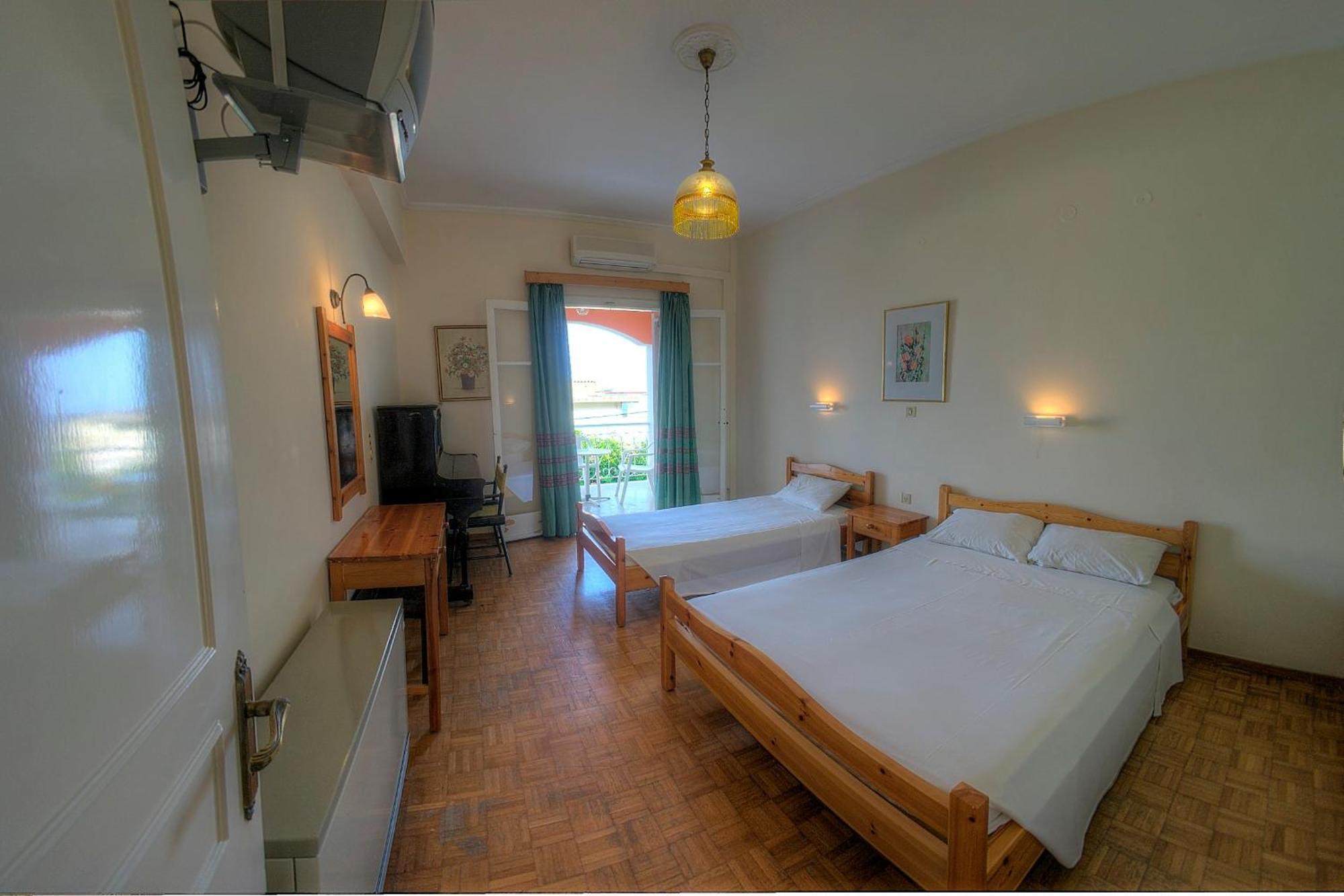 Hotel Benitses Arches Экстерьер фото