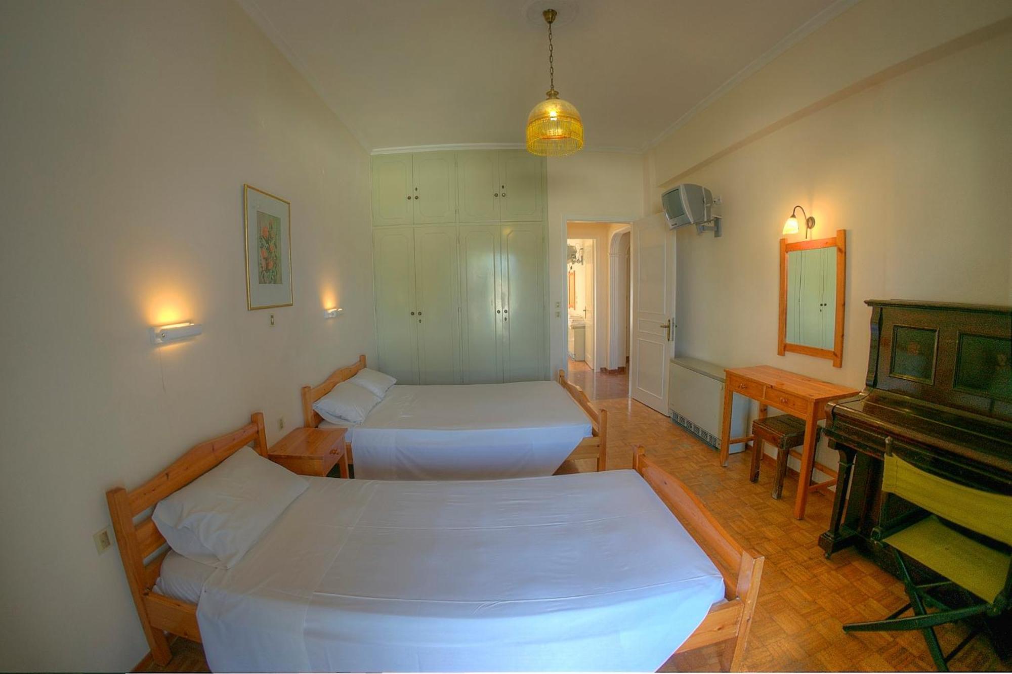Hotel Benitses Arches Экстерьер фото