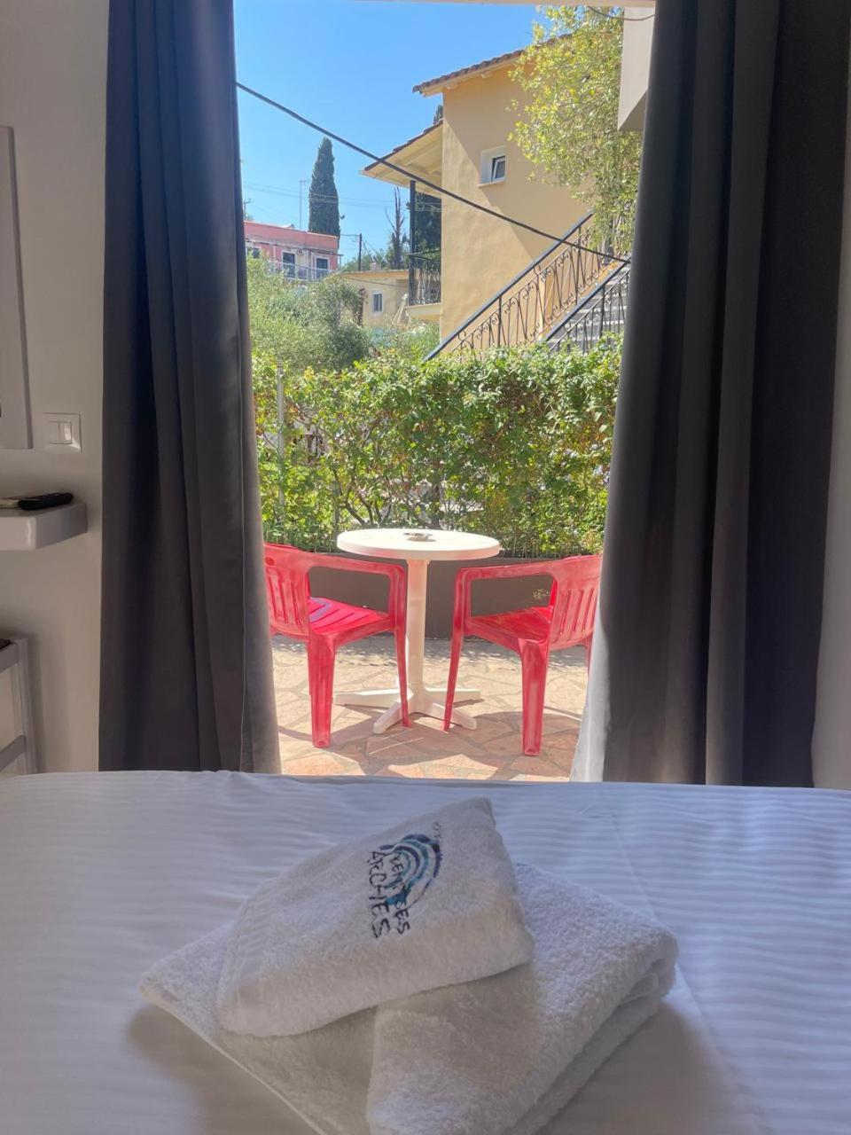 Hotel Benitses Arches Экстерьер фото